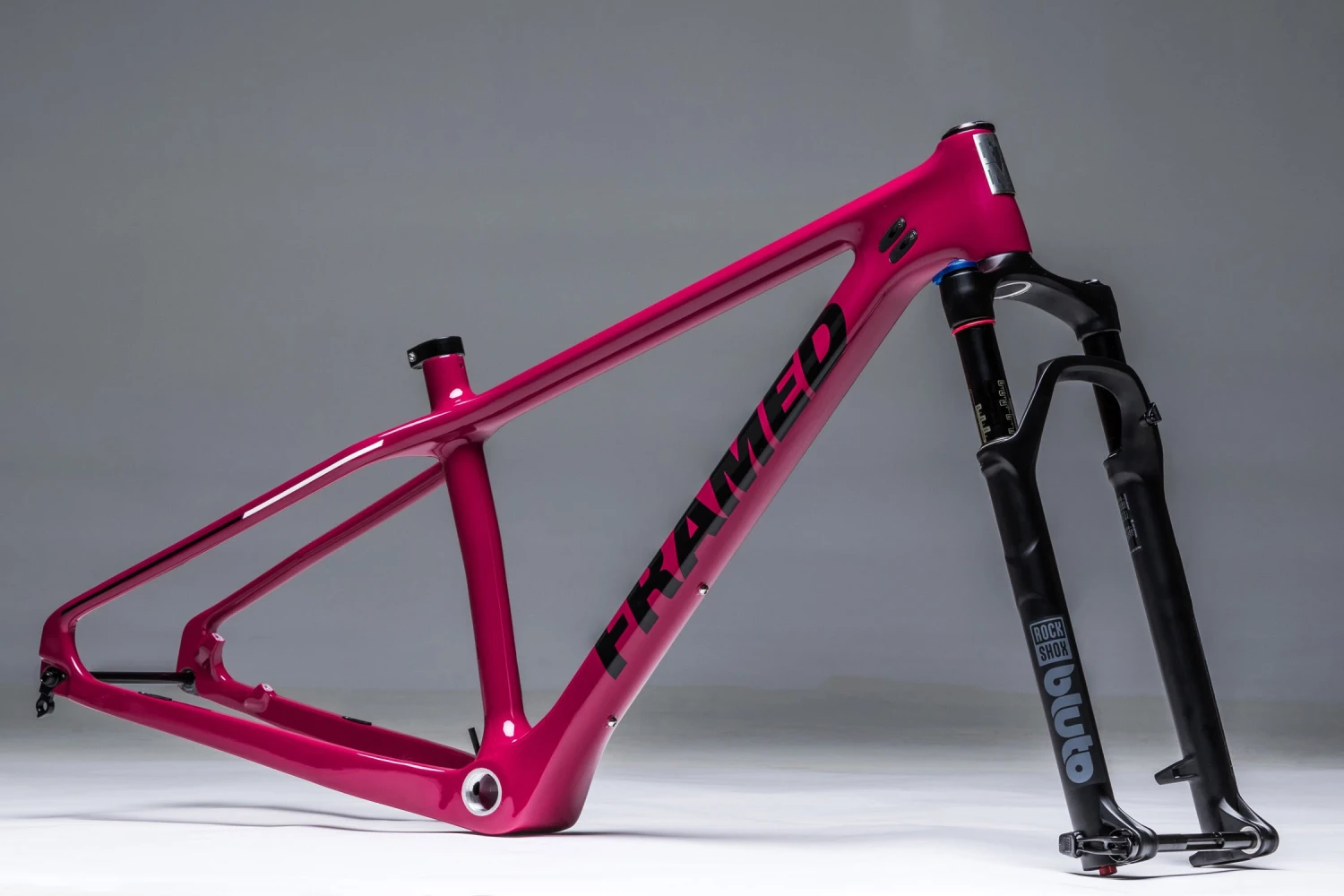 Framed Alaskan Carbon Frame Kit W/ Bluto Fork BIKES 13 Framed Alaskan Carbon Frame Kit W/ Bluto Fork BIKES