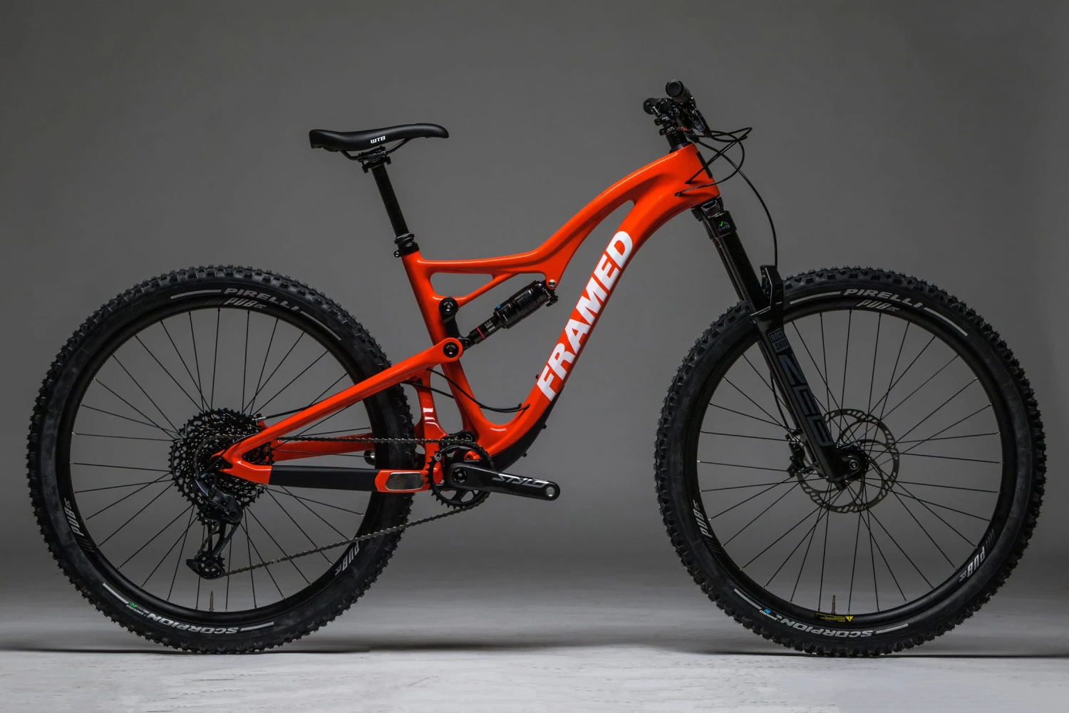 Framed Foothill Carbon Mountain Bike 29" 4 Framed Foothill Carbon Mountain Bike 29"