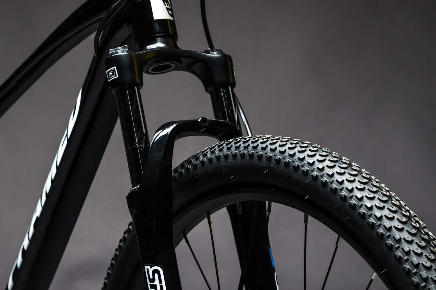 Framed Rendal Alloy - Mountain 29" 18 Framed Rendal Alloy - Mountain 29"